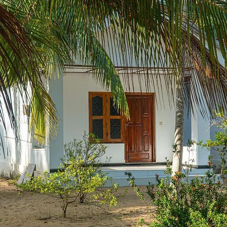Surf & Yoga Arugam Bay Hotel Exterior photo