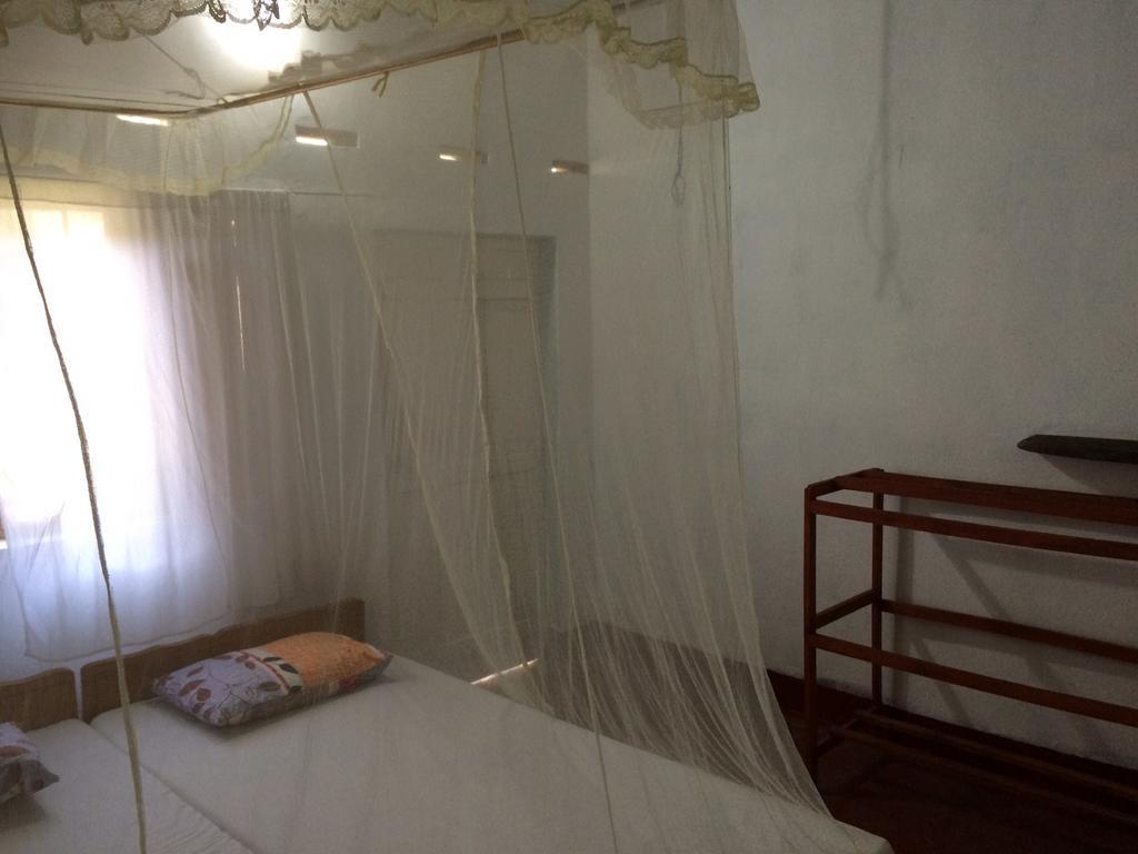 Surf & Yoga Arugam Bay Hotel Room photo