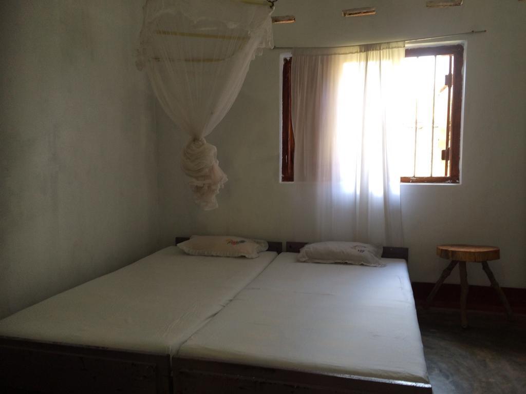 Surf & Yoga Arugam Bay Hotel Room photo