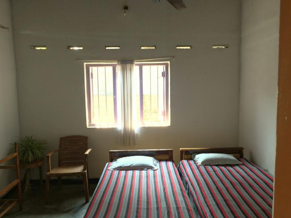 Surf & Yoga Arugam Bay Hotel Room photo
