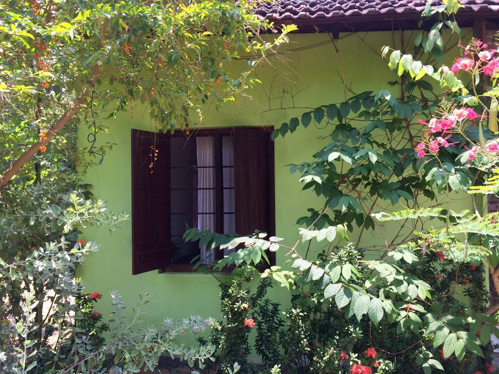Surf & Yoga Arugam Bay Hotel Room photo
