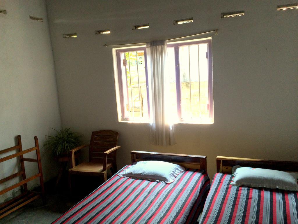 Surf & Yoga Arugam Bay Hotel Room photo